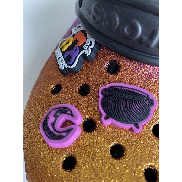 Crocs Disney Hocus Pocus Slip On Classic Clogs Sandals Jibbitz Sz Women’s 6 NEW - Picture 4 of 12